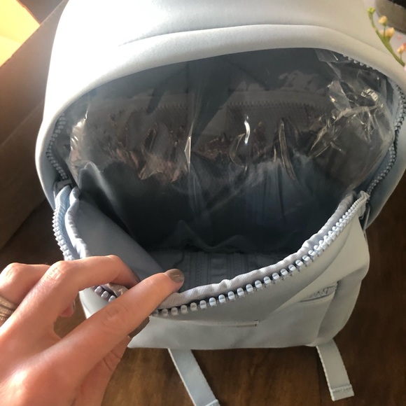 SOLD!!! NWT Dagne Dover Dakota Medium Backpack in Skyway - Picture 3 of 7